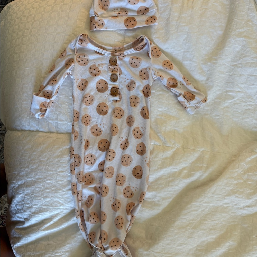 Caden Lane Cookie Print Baby Gown and Hat Set